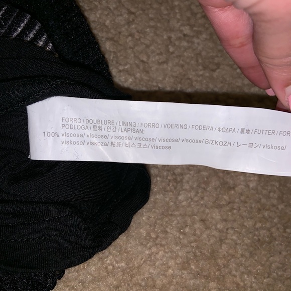 ZARA Cold Shoulder Black & White Shift Dress - Picture 6 of 6